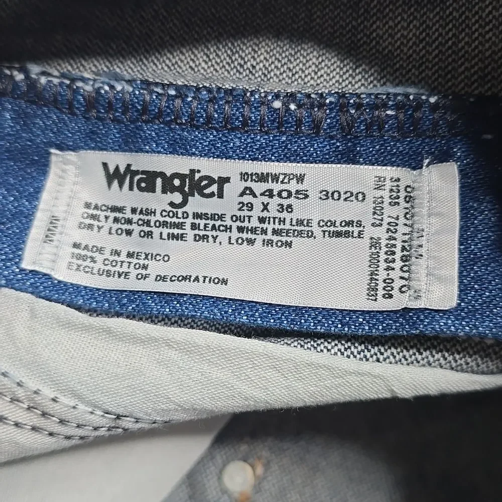 1421 NWT Wrangler Cowboy Cut Original Fit Jean Size 29x36